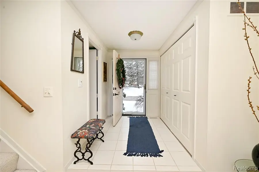 5084 Buckingham, Troy, MI  - #3