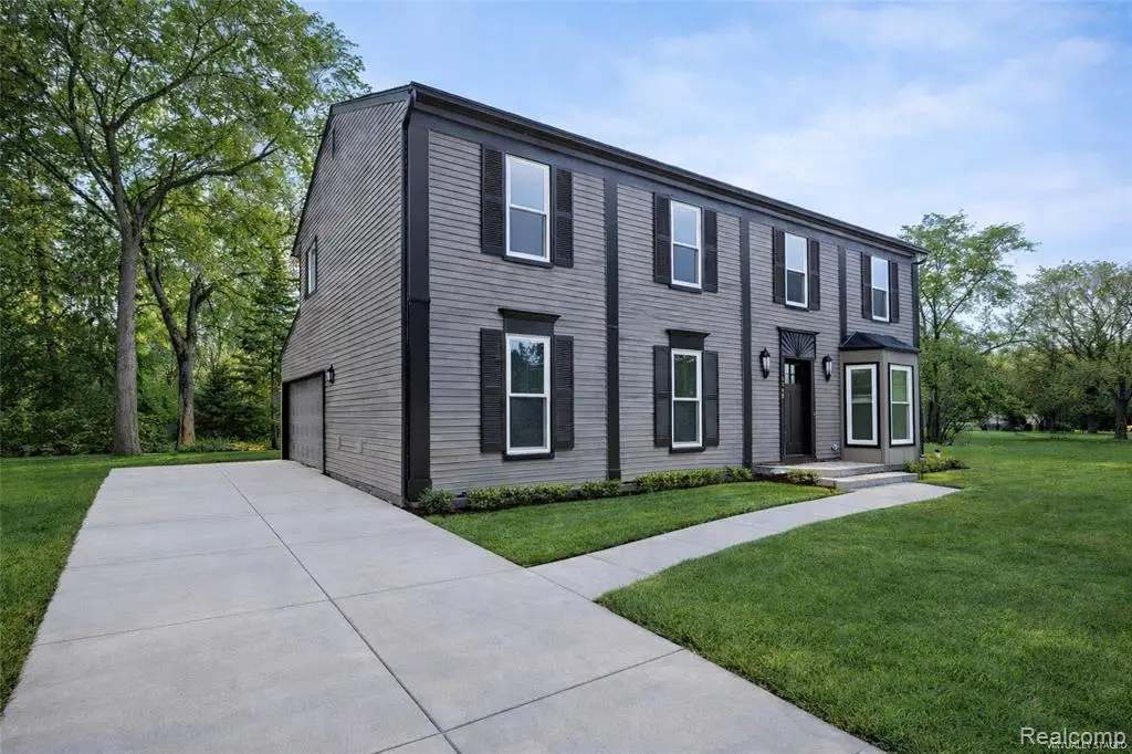 5590 Bayswater, West Bloomfield, MI 48322 - #1