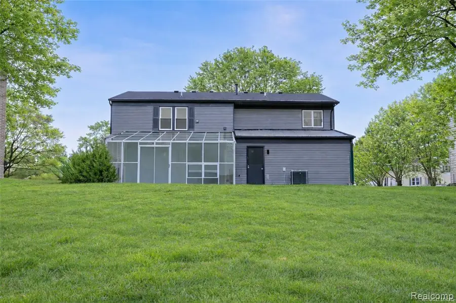 5590 Bayswater, West Bloomfield, MI 48322 - #3