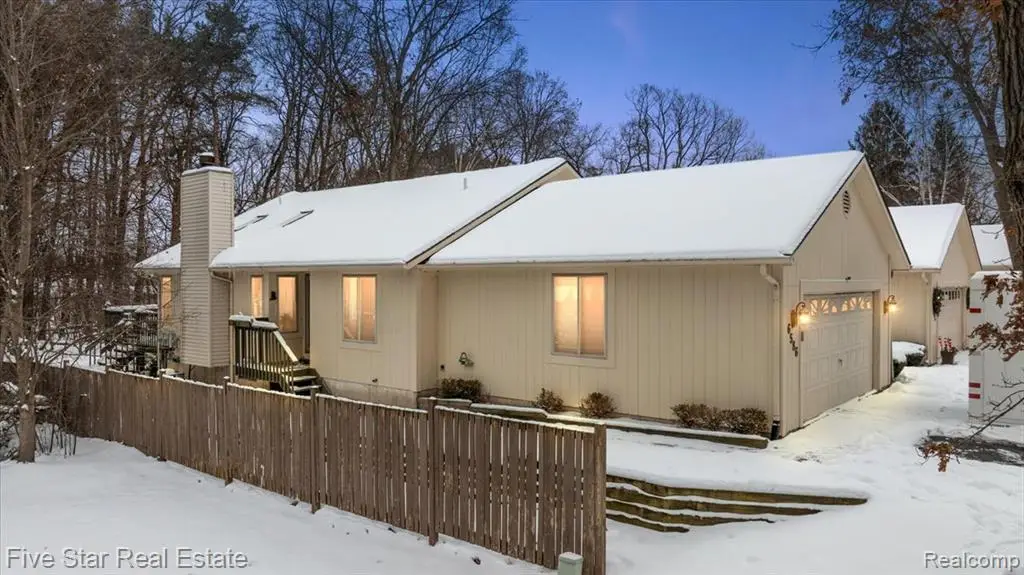 6586 Pontiac Lake #1, Waterford, MI  - #1