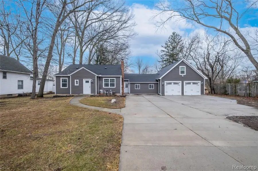5526 Corunna, Flint, MI  - #2