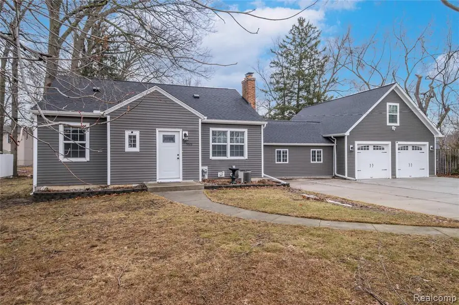 5526 Corunna, Flint, MI  - #3