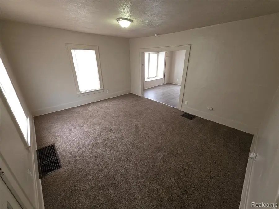 35 Clarence, Pontiac, MI 48342 - #3