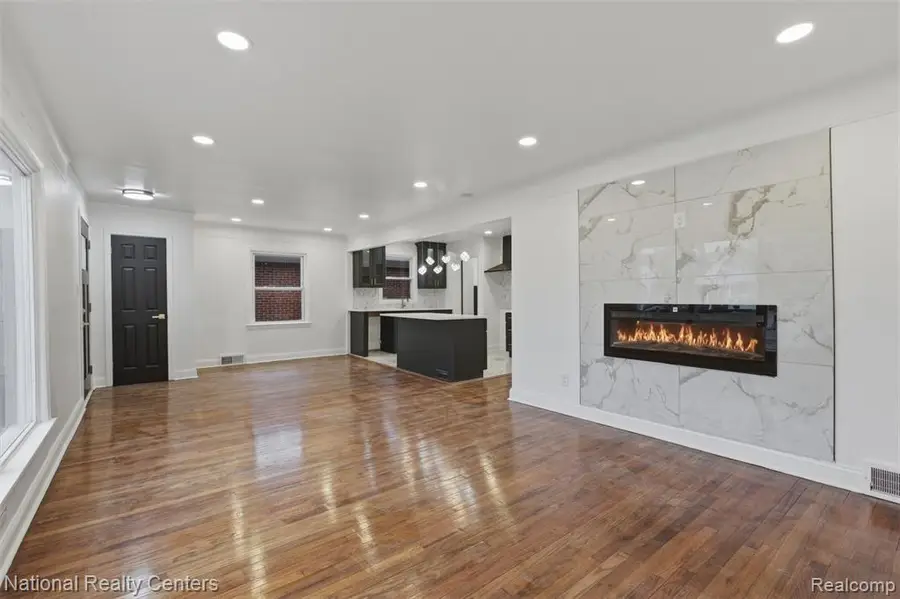 19766 Whitcomb, Detroit, MI 48235 - #2