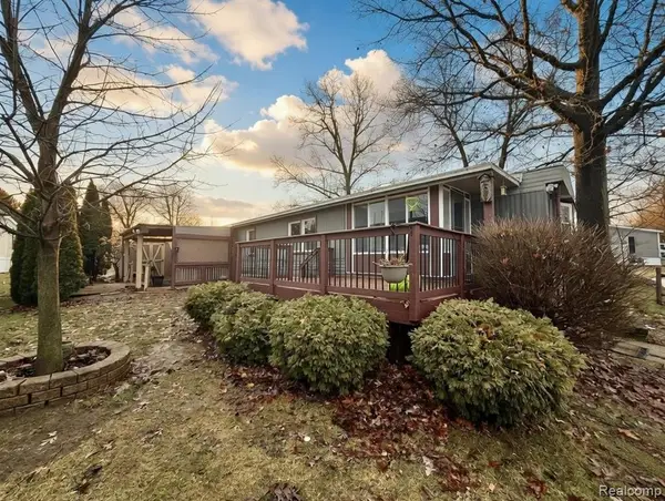 277 Glengarry Ct. W, Highland, MI 48357