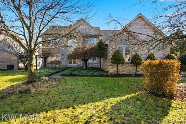 887 Grovecrest, Rochester Hills, MI 