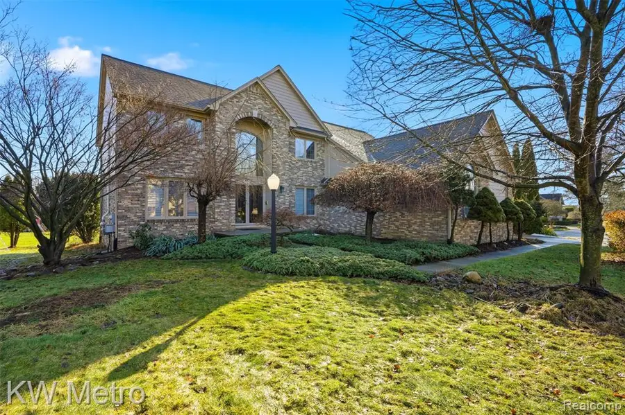 887 Grovecrest, Rochester Hills, MI  - #2