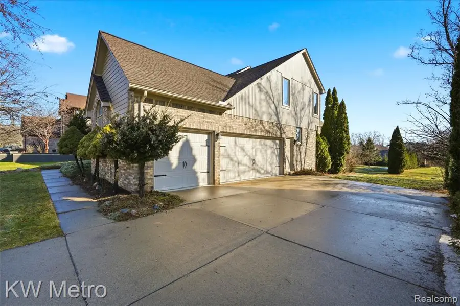 887 Grovecrest, Rochester Hills, MI  - #3