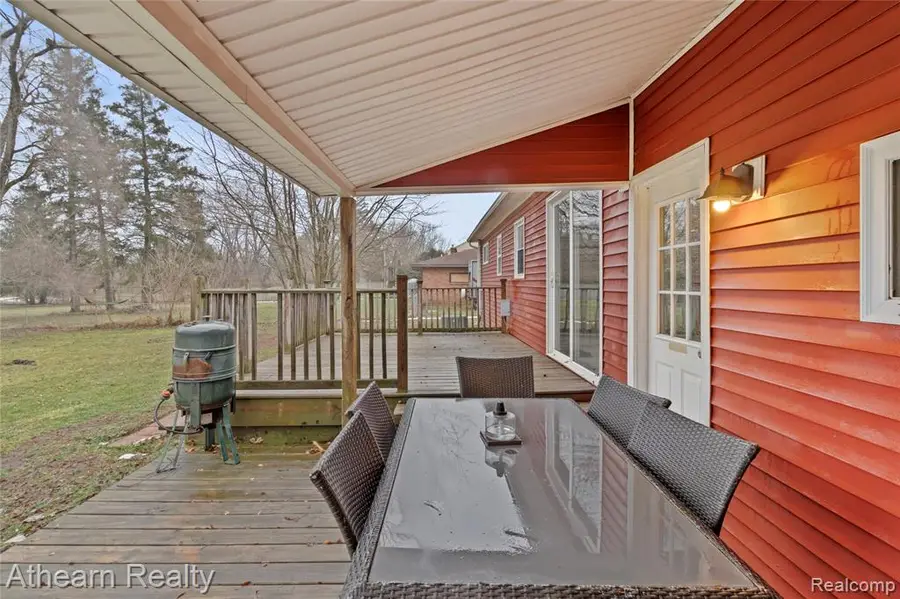 3053 Eastgate, Burton, MI 48519 - #2