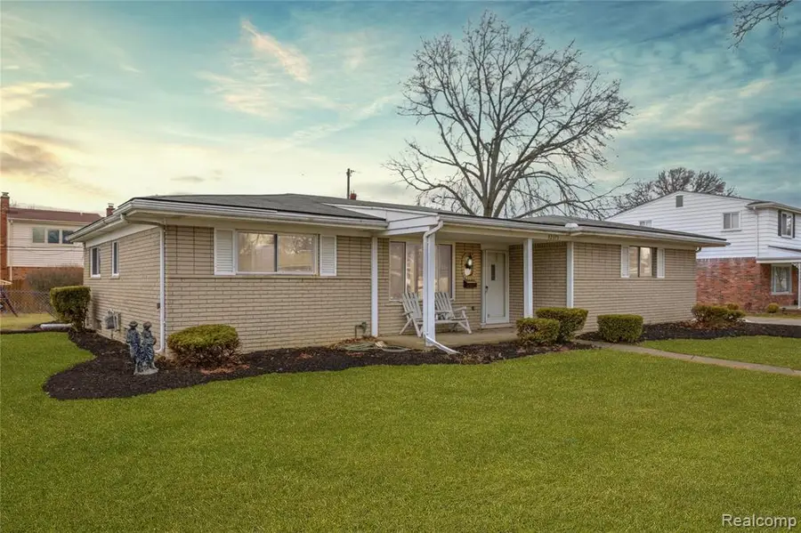 32375 Coventry, Warren, MI  - #2