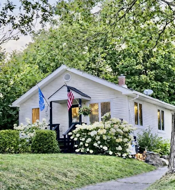 1820 W Genesee, Lapeer, MI 