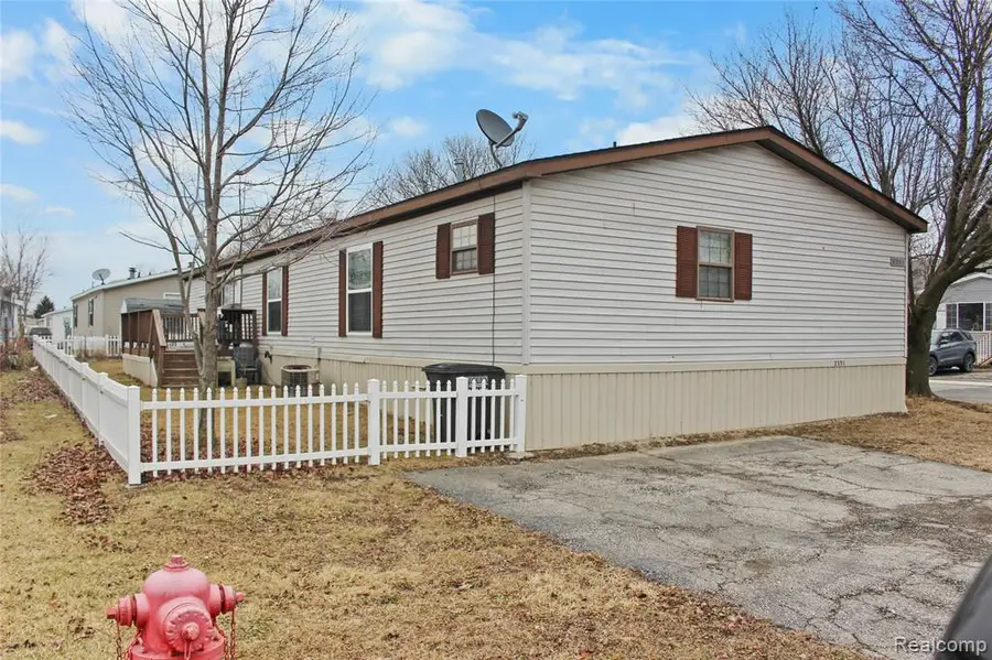 2351 Hiddenview, Newport, MI 48166 - #3