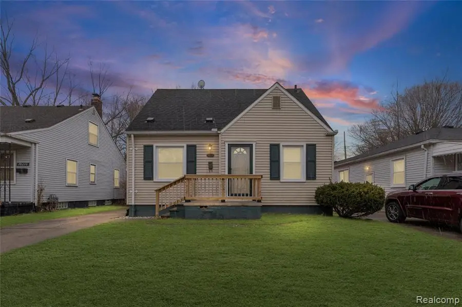 20228 Washtenaw, Harper Woods, MI 48225 - #2