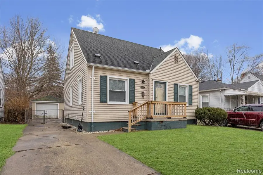 20228 Washtenaw, Harper Woods, MI 48225 - #3