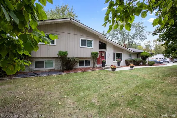 22955 Inkster, Farmington, MI 