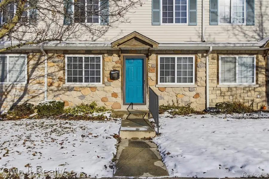 16253 Terrace Village, Taylor, MI  - #2