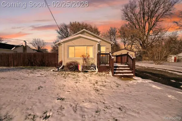 2371 E Parkwood, Burton, MI 