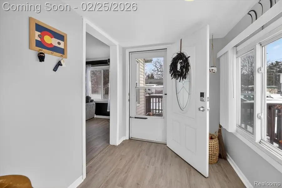 2371 E Parkwood, Burton, MI  - #2