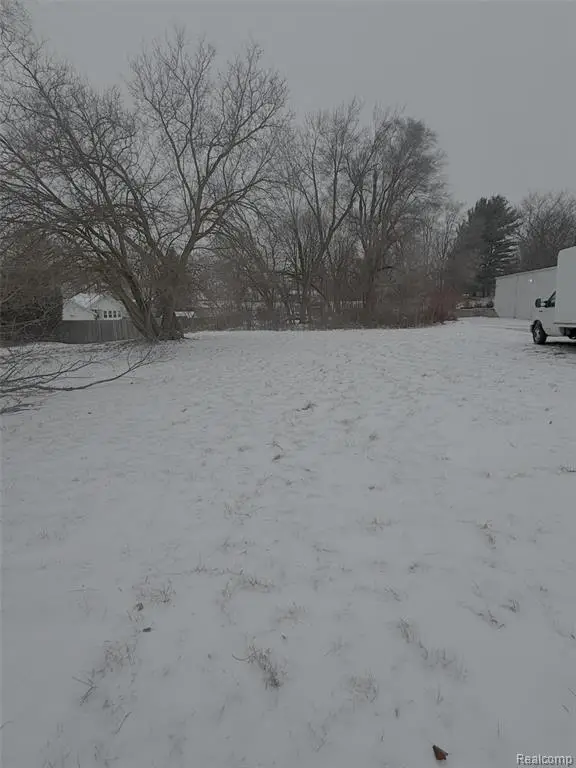 3140 S Cedar, Lansing, MI 