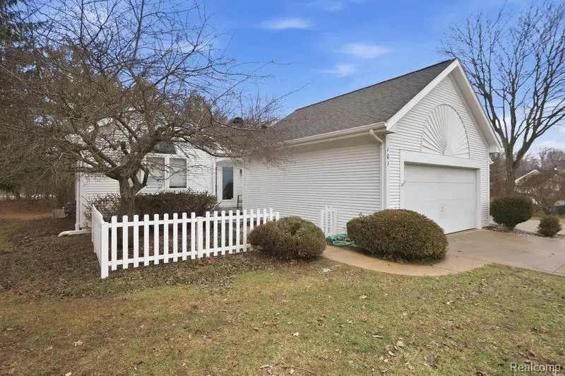 101 Quiet Creek, Chelsea, MI  - #3