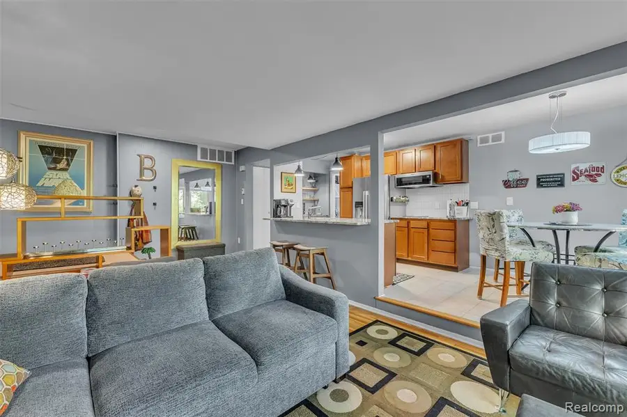 16557 Middlebelt #19, Livonia, MI  - #3