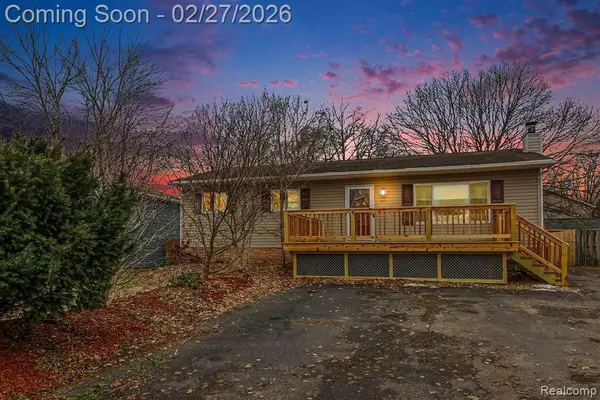 845 Crescent Lake, Waterford, MI 