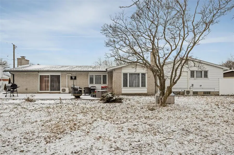 25376 Lyncastle, Farmington, MI 48336 - #2