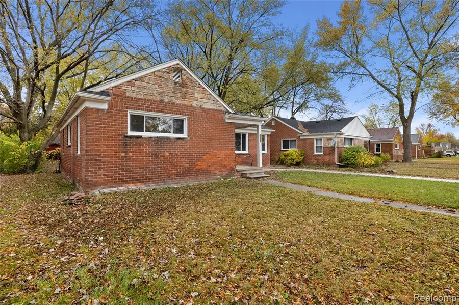 24221 Cloverlawn, Oak Park, MI  - #2