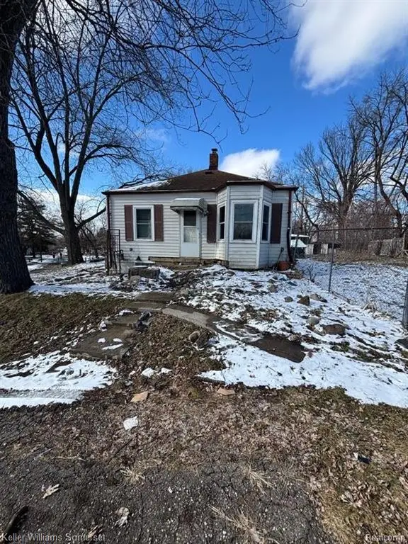 22 N Merrimac, Pontiac, MI 