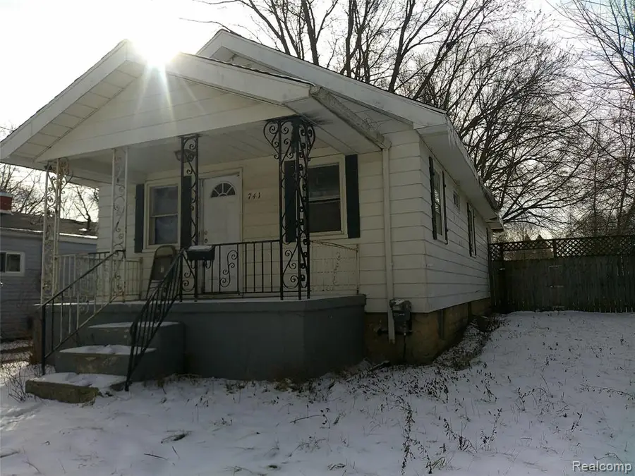 741 Barrie, Flint, MI  - #3