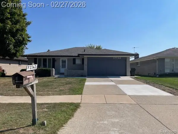37742 Douglas, Sterling Heights, MI 