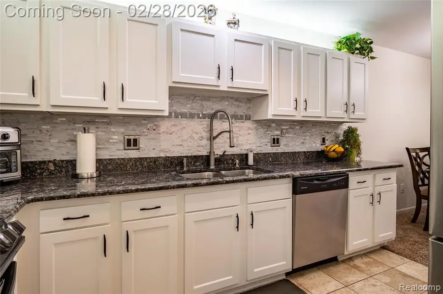 5568 Seabreeze, Sterling Heights, MI  - #3