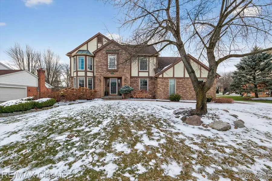 9377 Pineview, Plymouth, MI  - #3