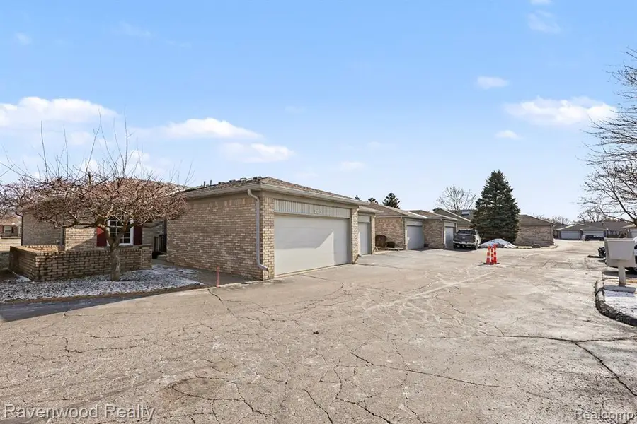 48588 Hudson Bay #116, Shelby, MI  - #2