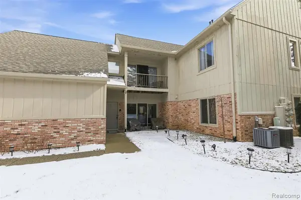 29325 Laurel, Farmington, MI 