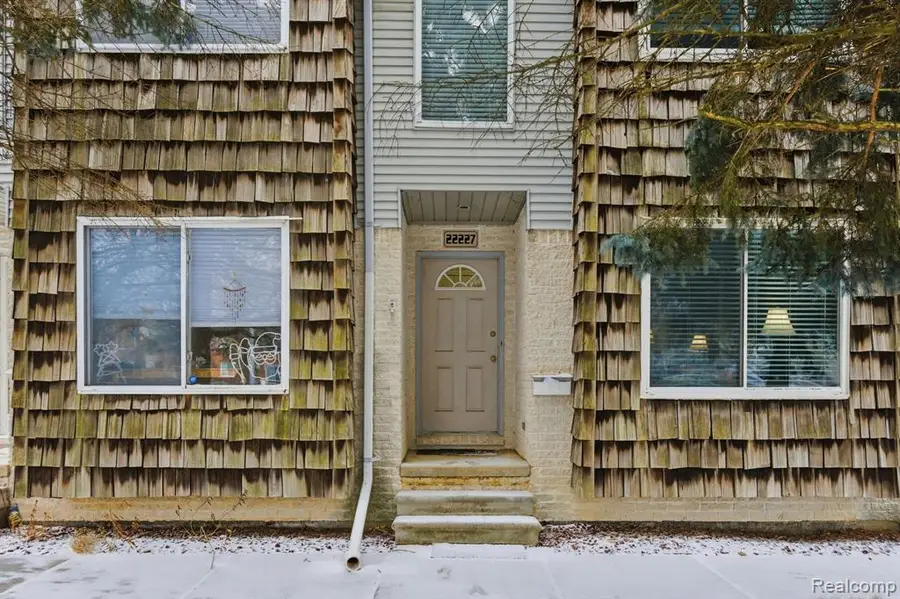 22227 E 11 Mile, Saint Clair Shores, MI 48081 - #2