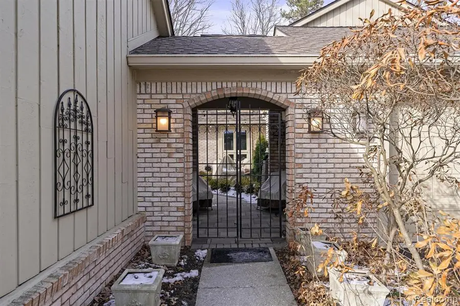 1243 Woodcrest, Bloomfield Hills, MI  - #3