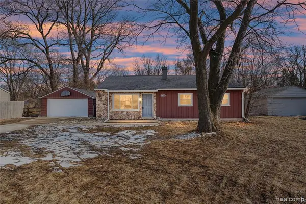 37196 S Groesbeck, Clinton Township, MI 