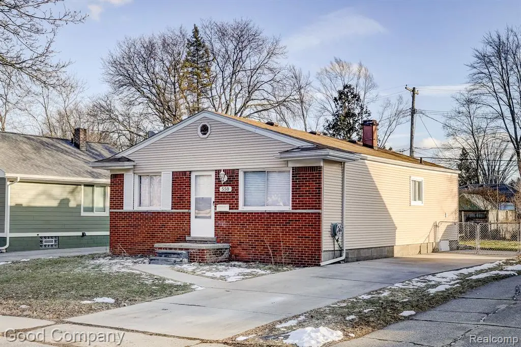 550 Roth, Clawson, MI  - #1