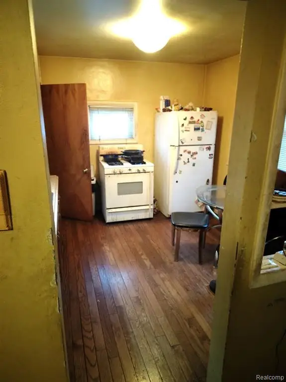 302 E York, Flint, MI  - #2