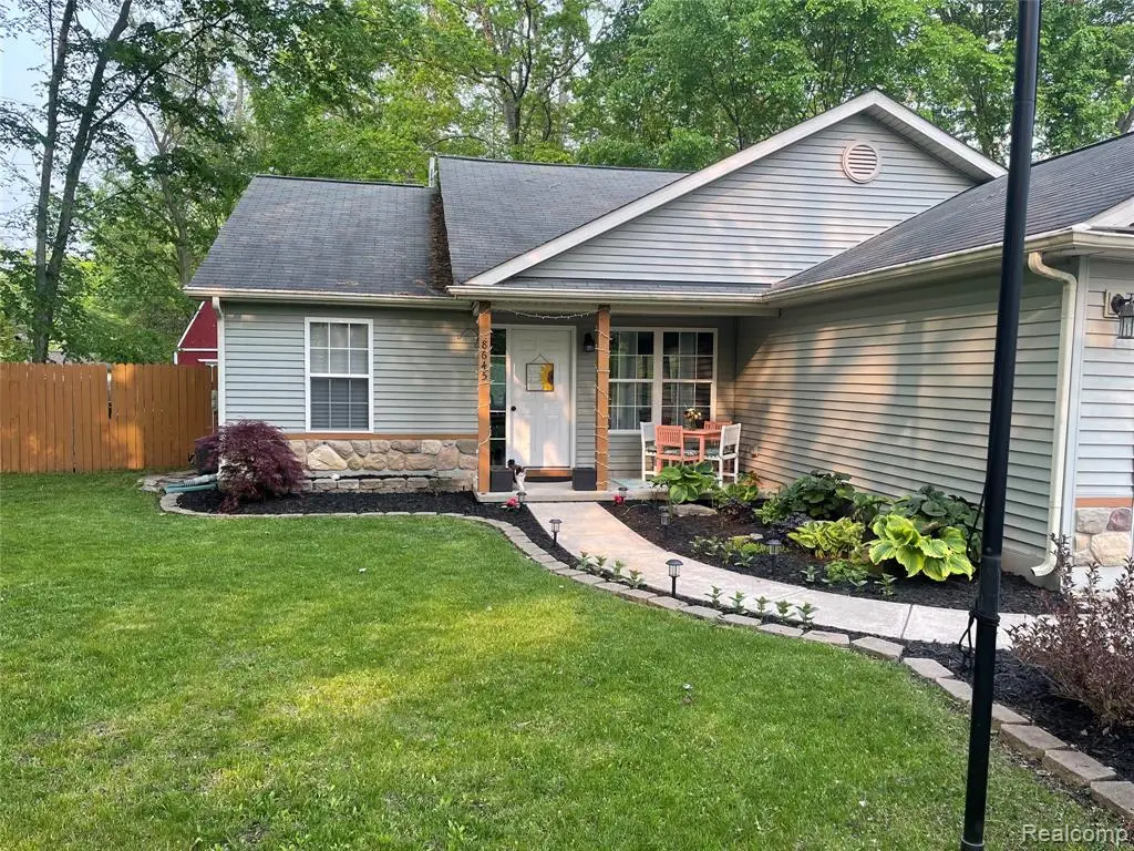 8645 Country Club, Pinckney, MI 48169 - #1
