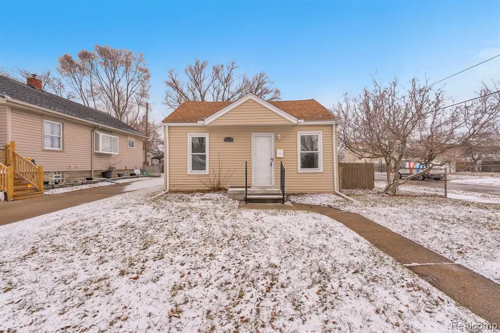304 W Kalama, Madison Heights, MI 48071 - #1