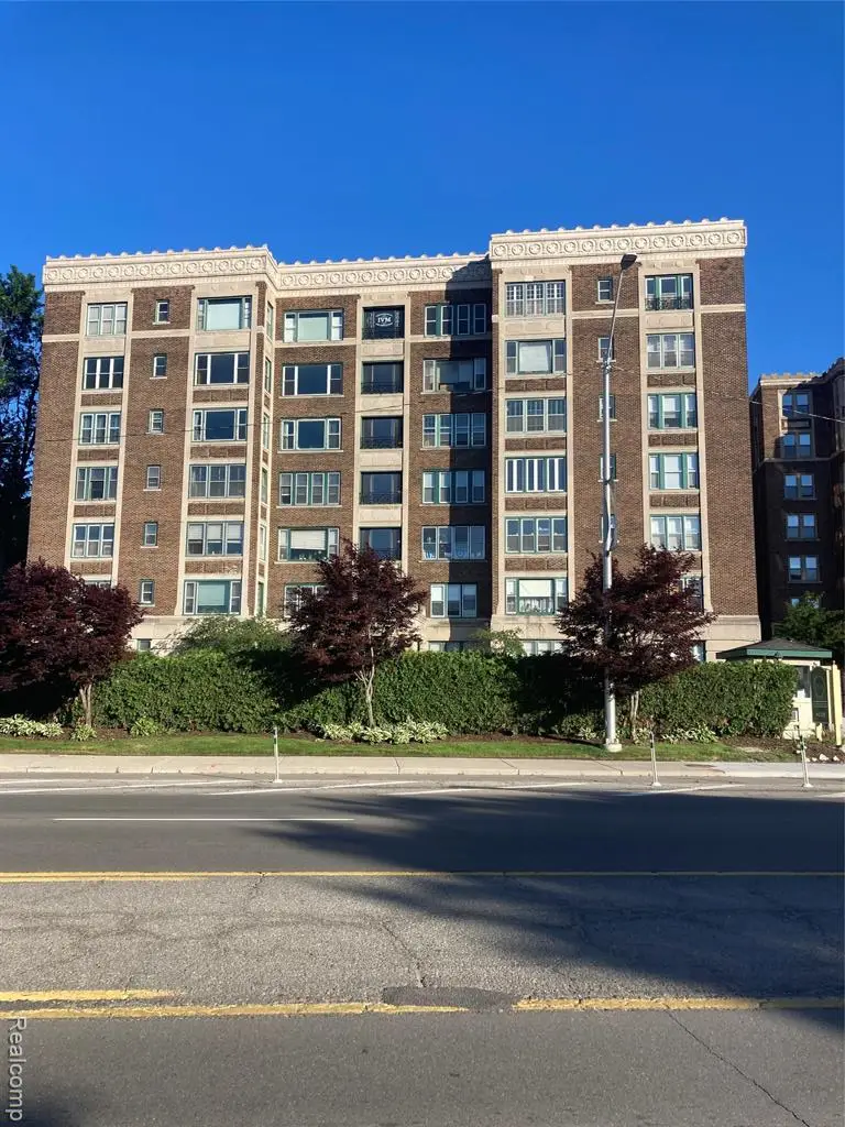 8120 E Jefferson #7H, Detroit, MI 48214 - #1