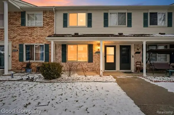 38128 Jamestown, Sterling Heights, MI 