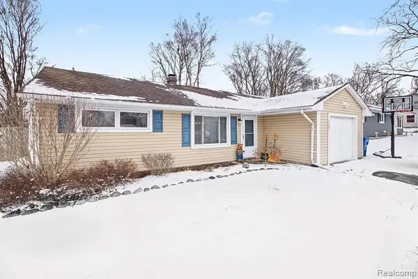 5380 Pontiac Lake, Waterford, MI 