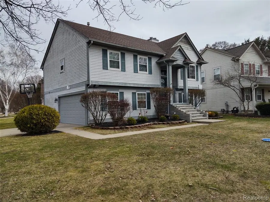 1432 Pond View, Wixom, MI 48393 - #3