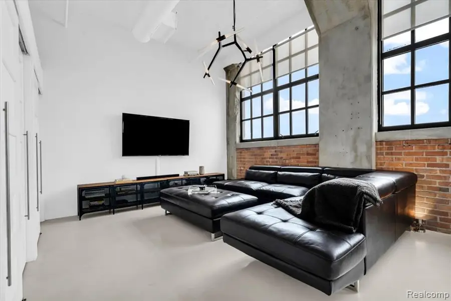 6533 E Jefferso Avenue #703, Detroit, MI 48207 - #3