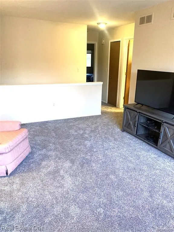 3700 Old Creek #124, Troy, MI 48084 - #3