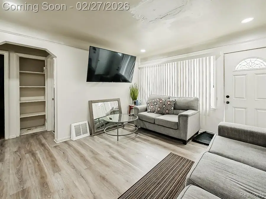 19811 Harlow, Detroit, MI 48235 - #2