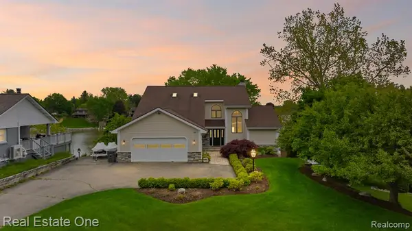 3882 Lake Lapeer, Metamora, MI 